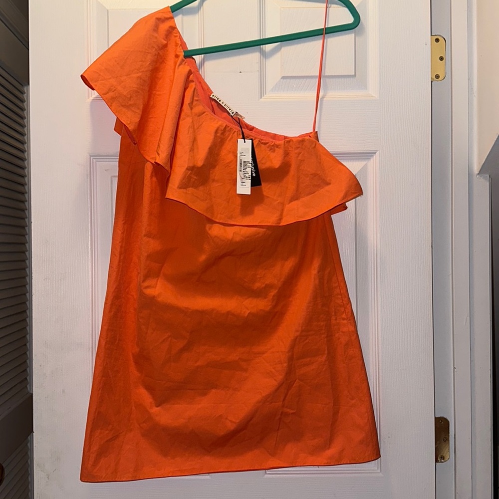 Alice + Olivia NWT one shoulder dress. Size M